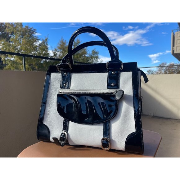 NWT Chocolat Blu Black Vinyl Trim White Leather Handbag One Size - Picture 1 of 9